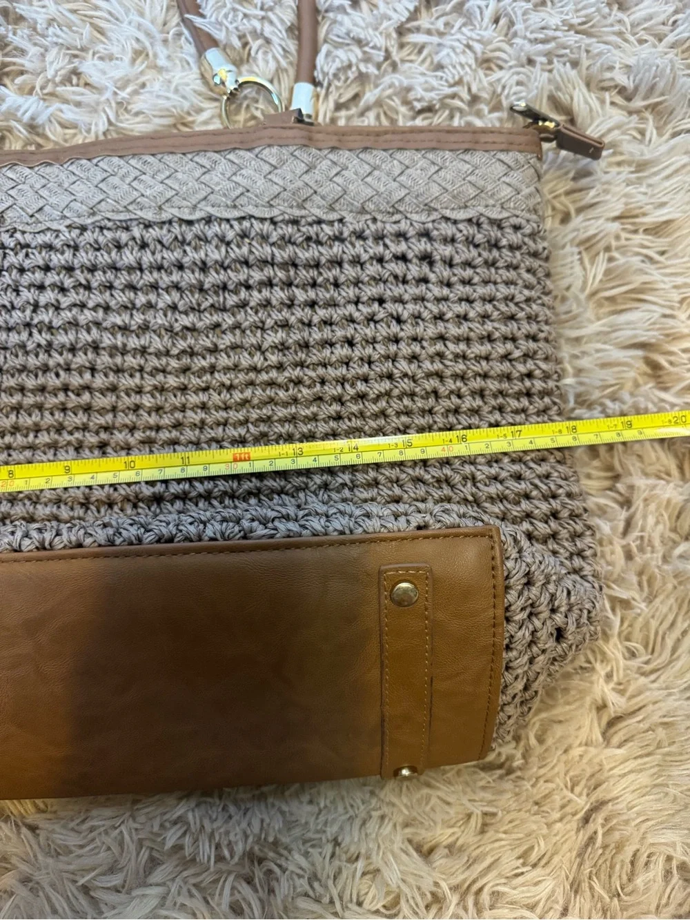 No brand chic woven